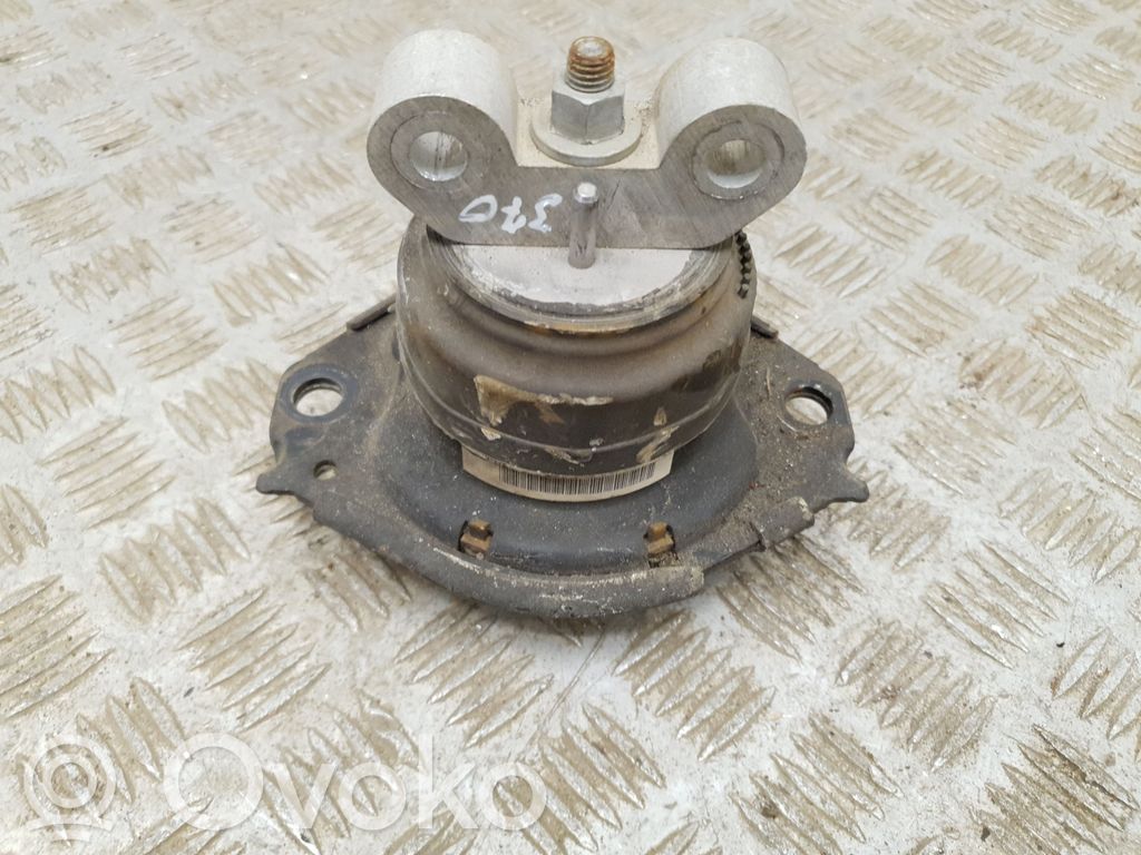 Dodge Challenger Engine mount bracket 
