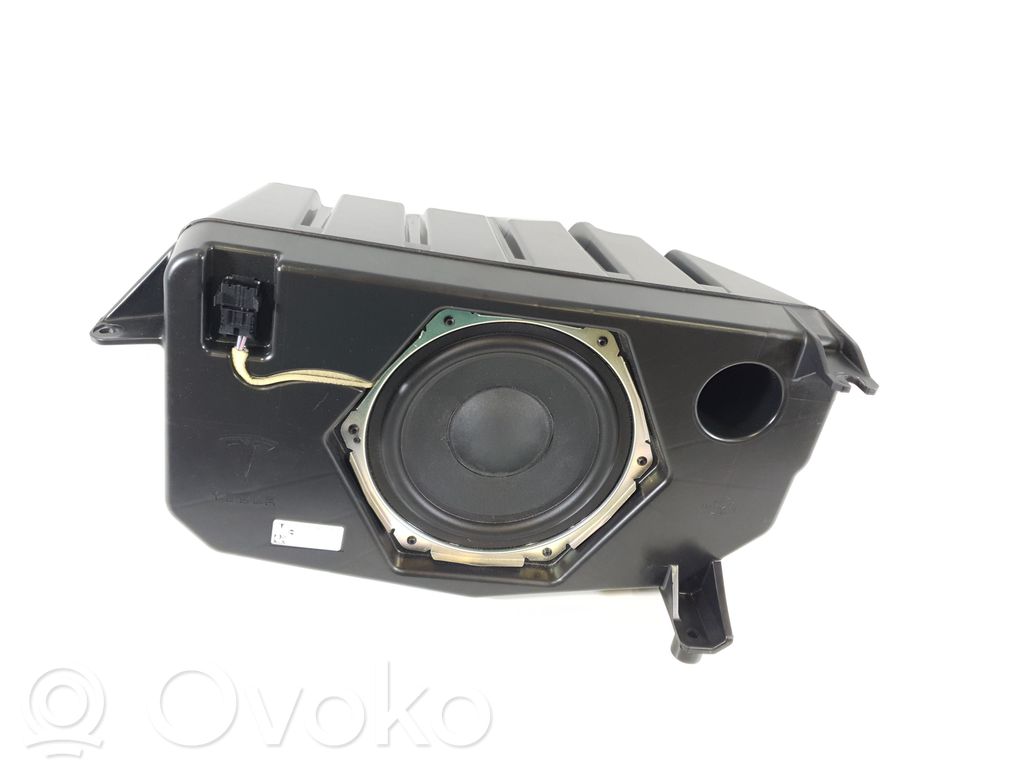Subwoofer   105008500E