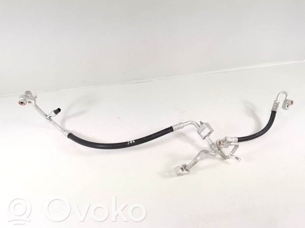 Ford Explorer VI Ilmastointilaitteen putki (A/C) 