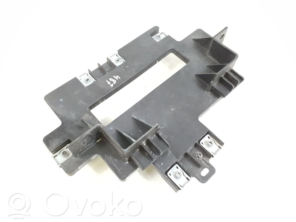 Holder (bracket)   68299057AC