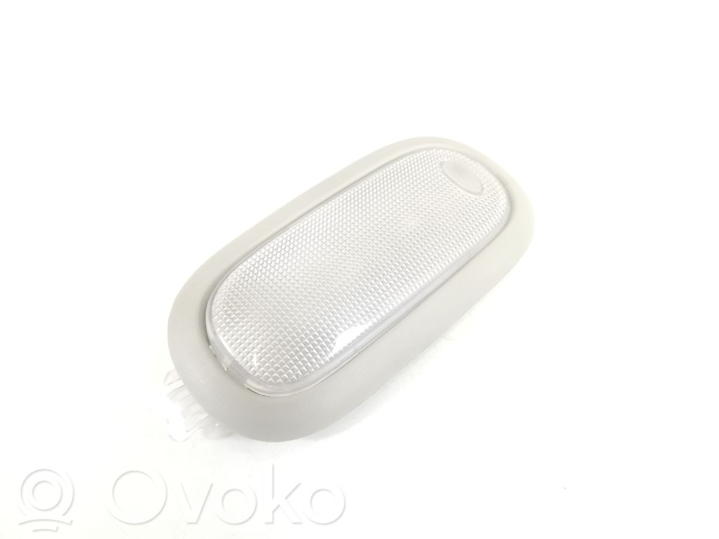 Dodge RAM Lampka podsufitki tylna 