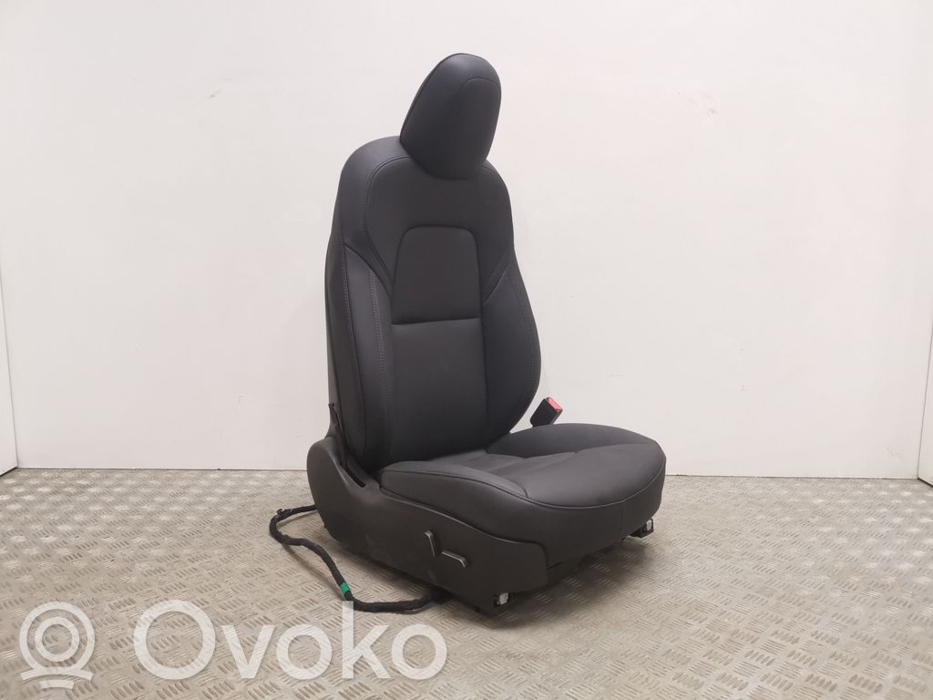 Etumatkustajan istuin   765432401C,110590700A,SL1962237000581