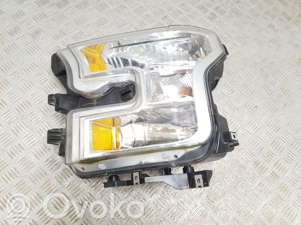 Ford F150 Lampa przednia 