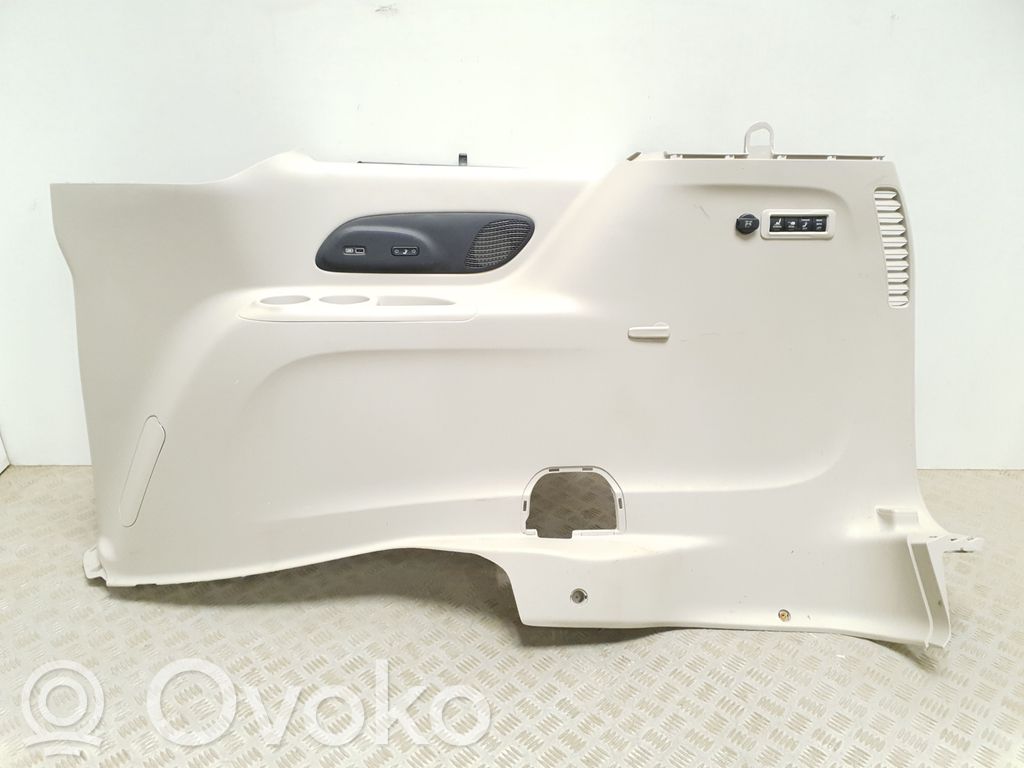 Chrysler Pacifica Tailgate/trunk side cover trim 