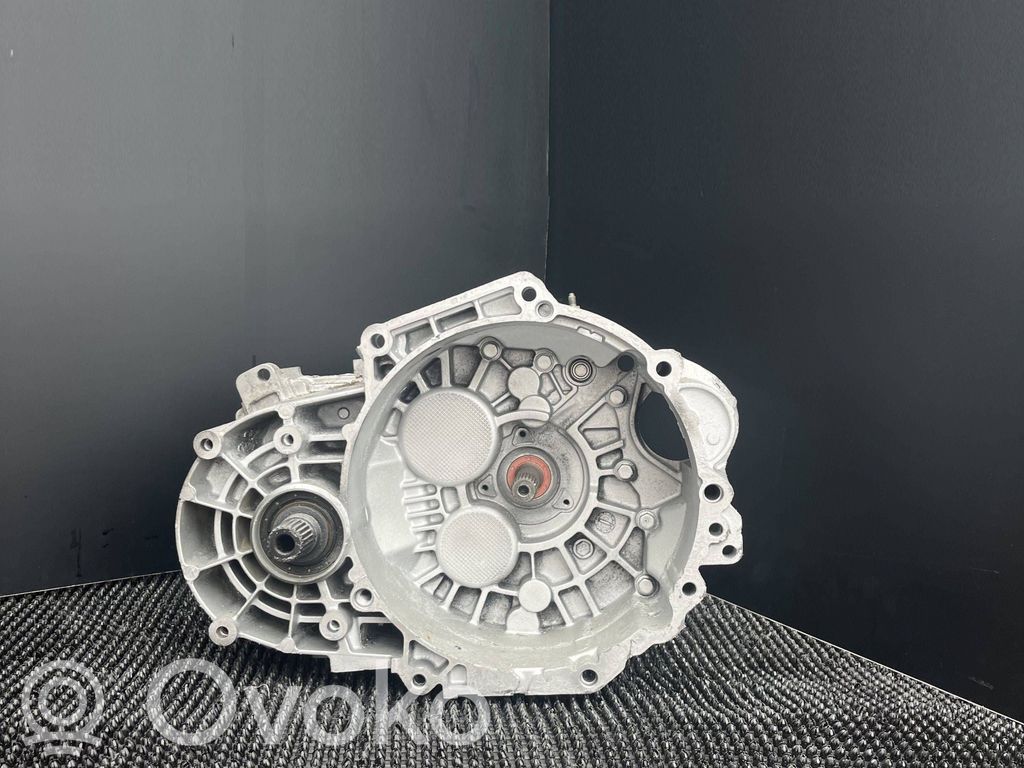Volkswagen Caddy Manual 6 speed gearbox 