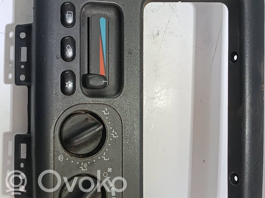 Chrysler Voyager Climate control unit 