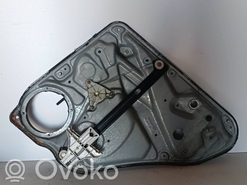 Volkswagen PASSAT B5.5 Elektryczny podnośnik szyby drzwi tylnych 