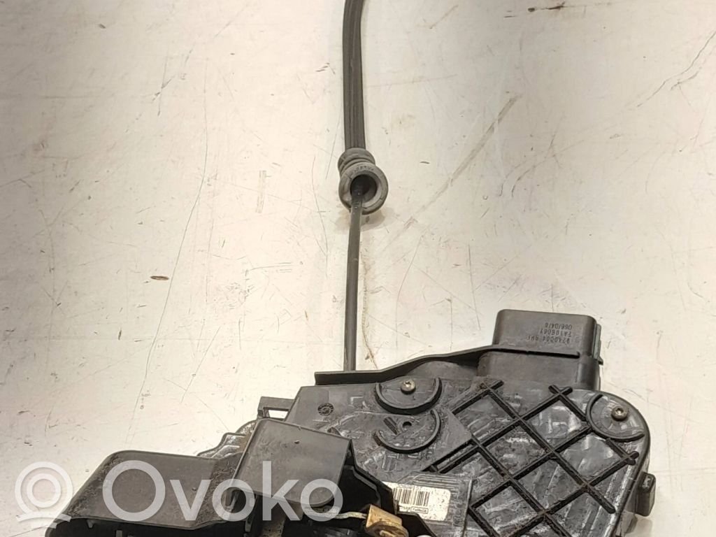 Volvo V50 Priekšpusē slēdzene 