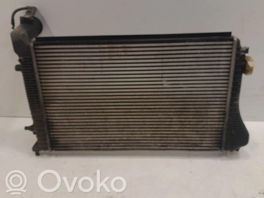 Volkswagen Caddy Chłodnica powietrza doładowującego / Intercooler 