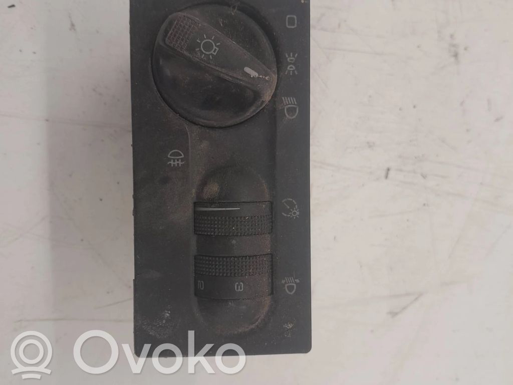 Volkswagen Golf III Light switch 