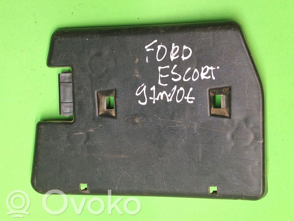 Ford Escort Aizmugures spuldzes vāka turētājs 