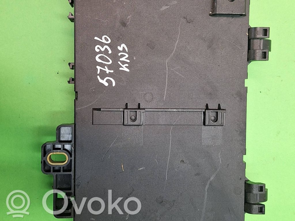 Opel Astra H Módulo de fusible 