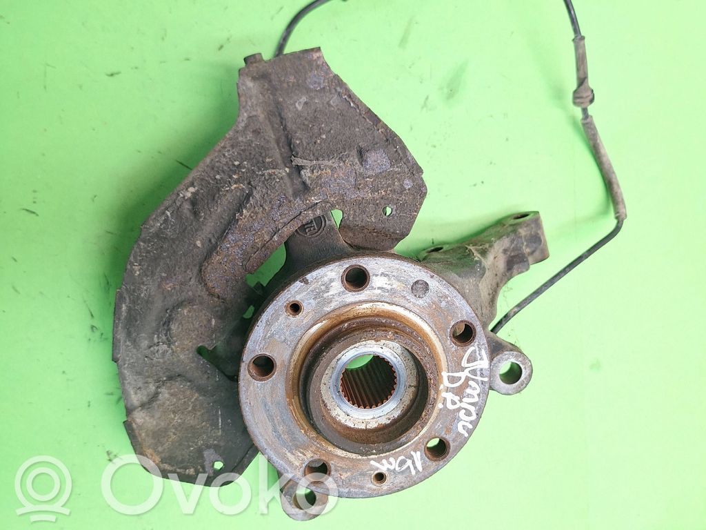 Front wheel hub spindle knuckle