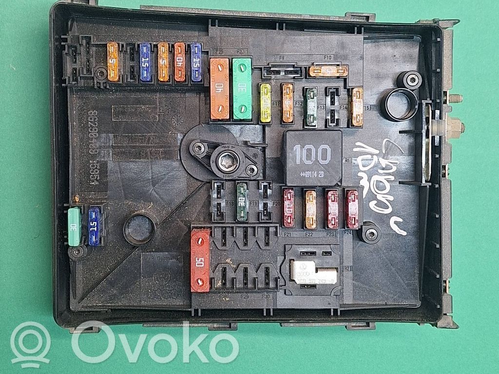Volkswagen Caddy Fuse module 