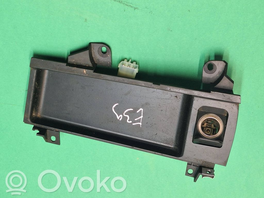 BMW 5 E39 12 V Socket (front) 