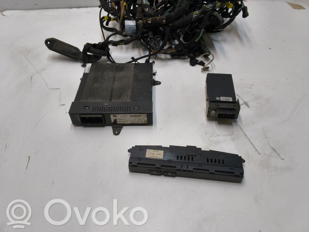 BMW 3 E46 Garso sistemos komplektas 