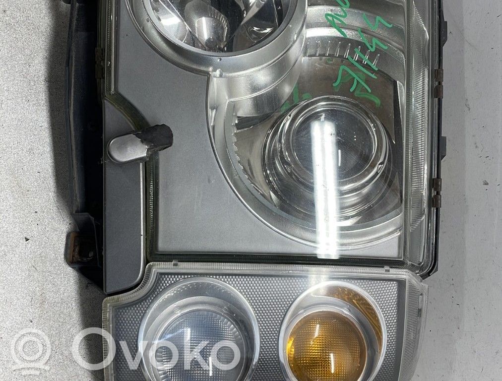 Land Rover Range Rover L322 Lampa przednia 
