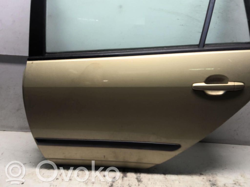 Toyota Corolla Verso E121 Puerta trasera 