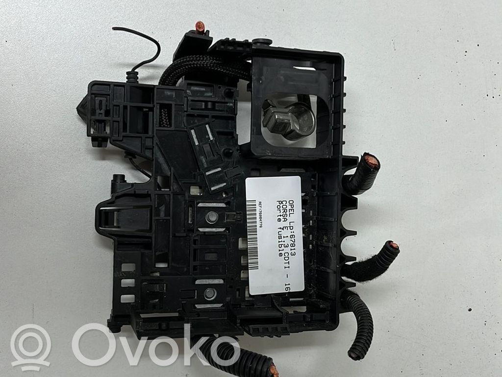 Opel Corsa E Sulakemoduuli 