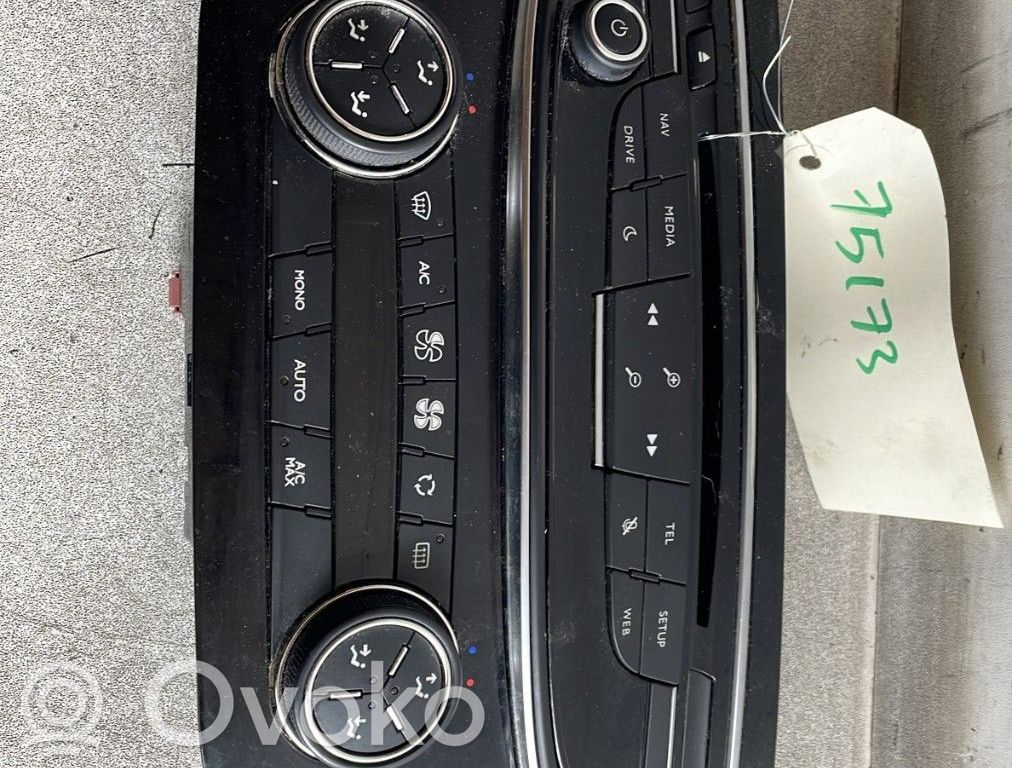 Peugeot 508 Radio/GPS head unit trim 