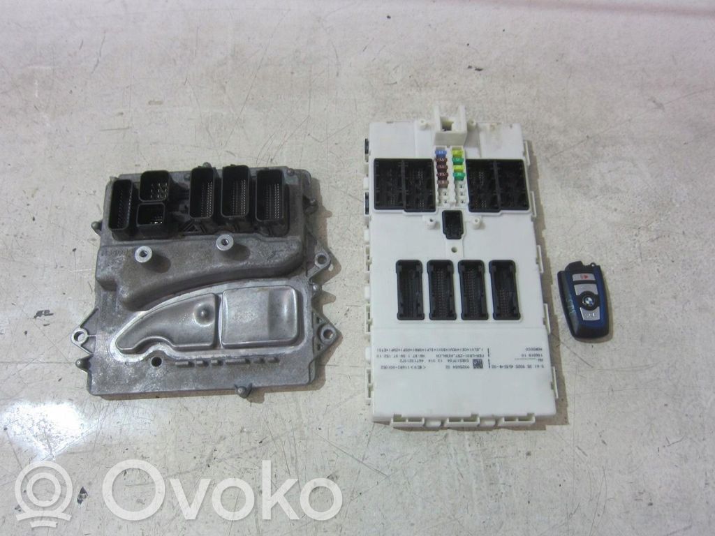 BMW 5 F10 F11 Engine control unit/module 