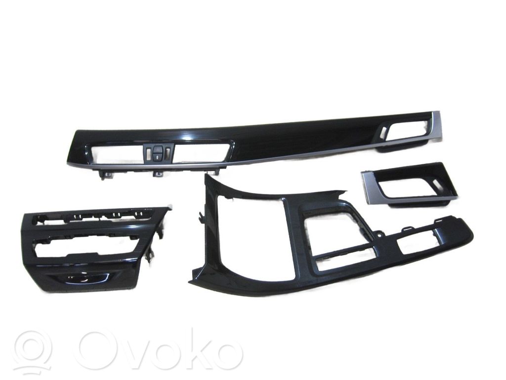 BMW X1 F48 F49 Deska rozdzielcza 