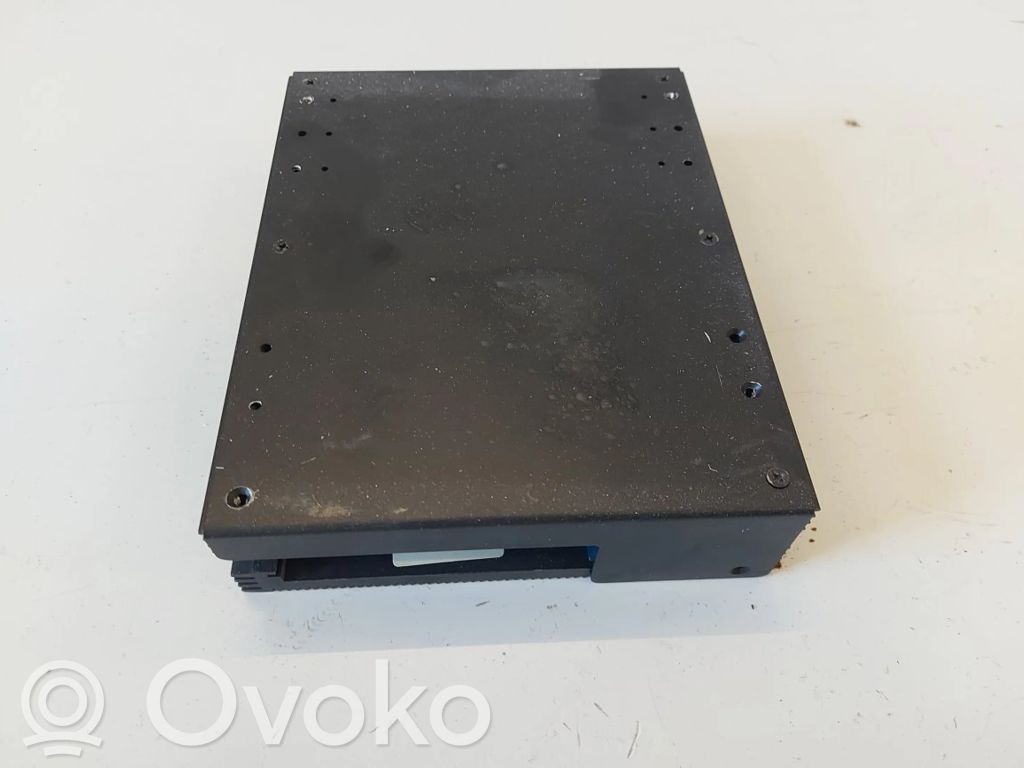 BMW 5 E39 Garso stiprintuvas 