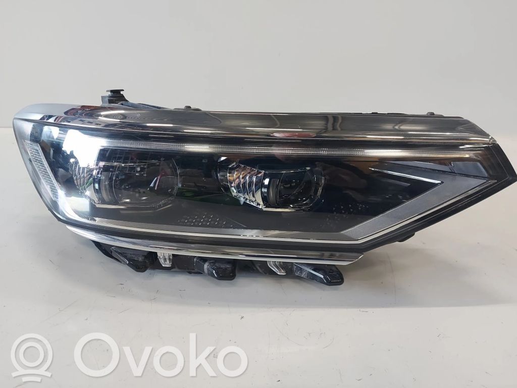 Volkswagen PASSAT B8 Phare frontale 