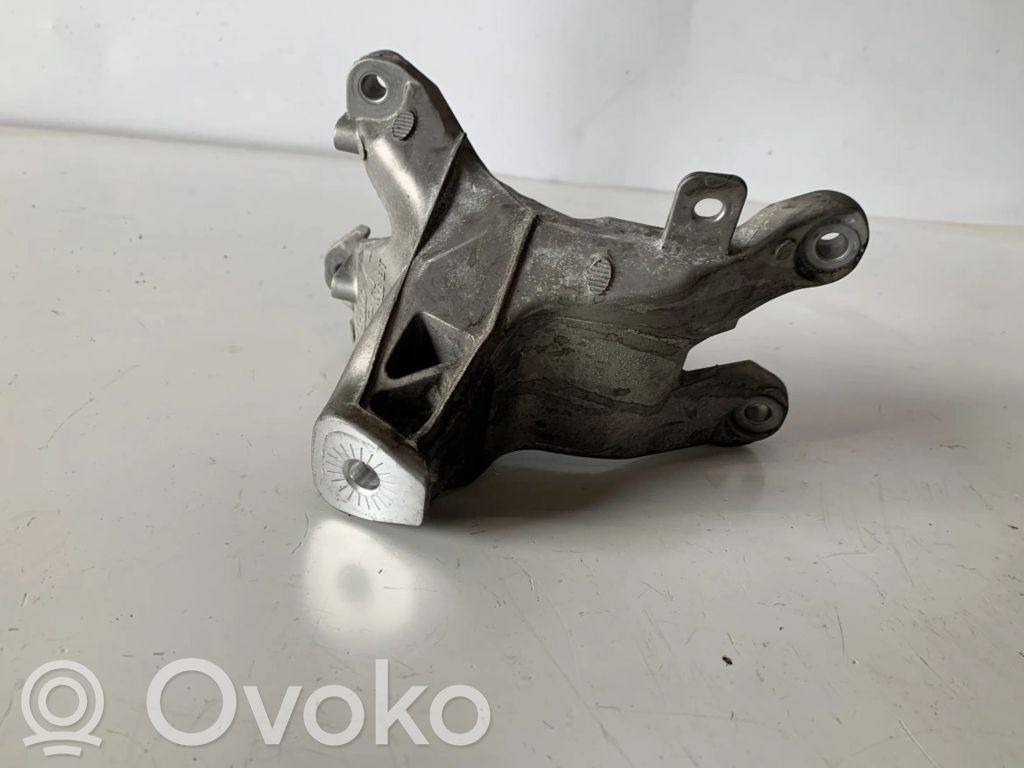 Audi A4 S4 B8 8K Engine mounting bracket 