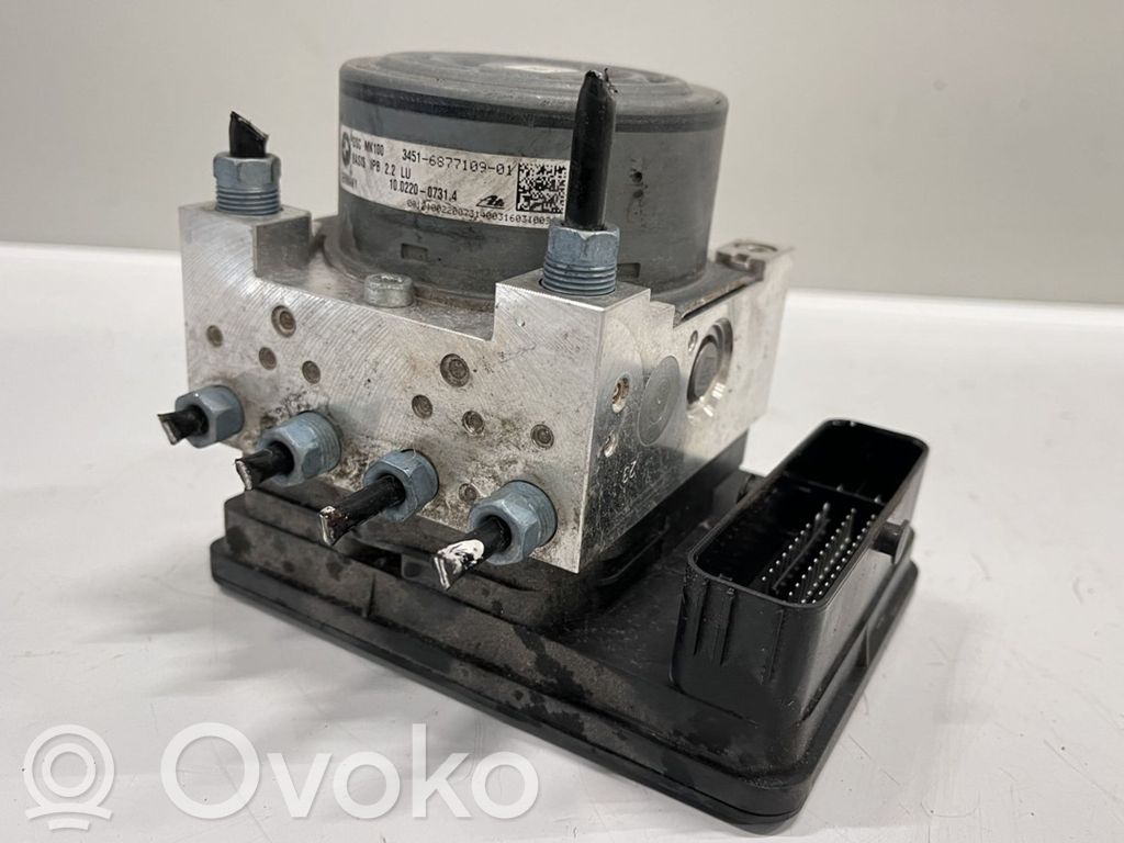 BMW 2 F46 ABS Blokas 