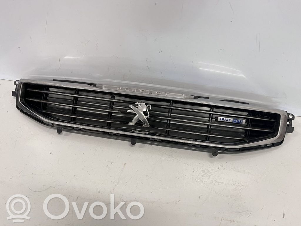 Peugeot 508 Grilă față 
