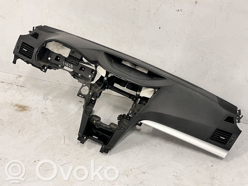 Subaru Legacy Dashboard 