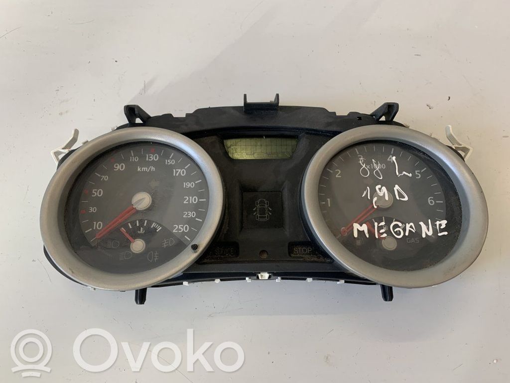 Renault Megane II Nopeusmittari (mittaristo) 