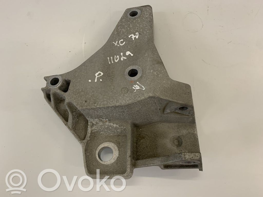 Engine mounting bracket   6G926P096ED,6G926P096,6G926P096,6G926P096ED