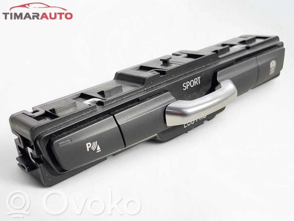 BMW 2 F46 Un conjunto de interruptores 