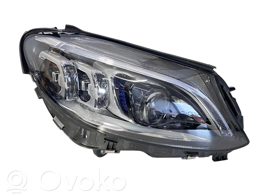 Mercedes-Benz C W205 Lampa przednia 