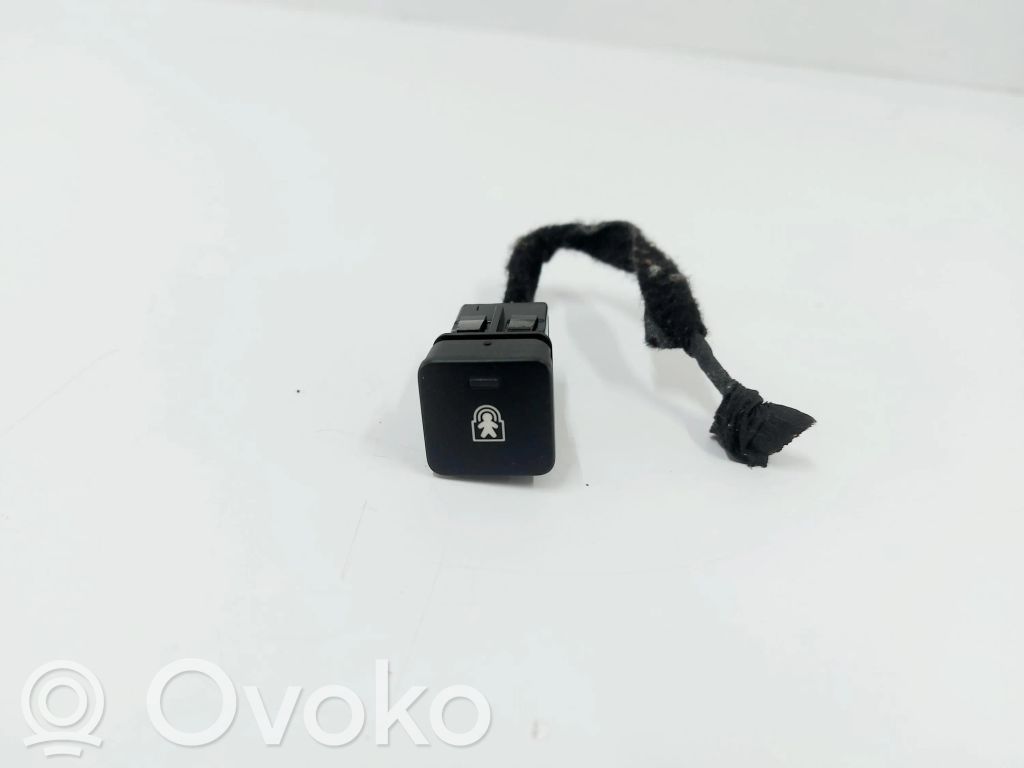 Central locking switch button   9812754677