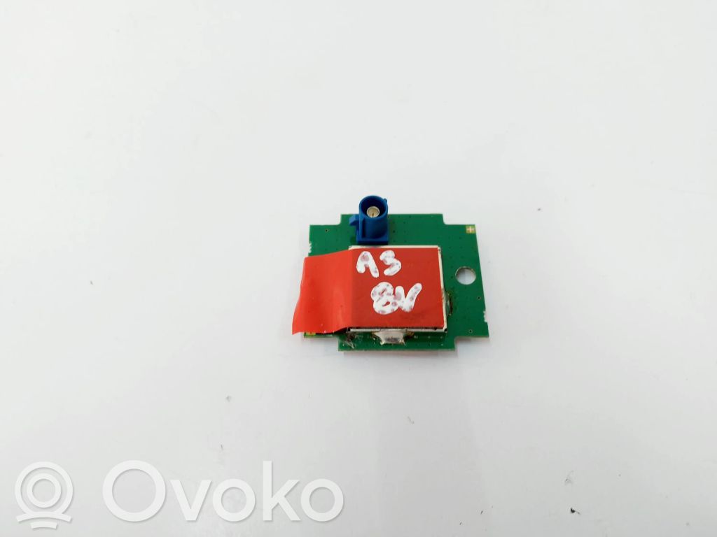 Audi A3 S3 8V GPS-pystyantenni 