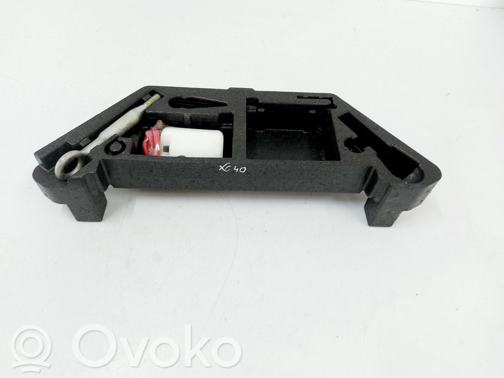Volvo XC40 Tool set 