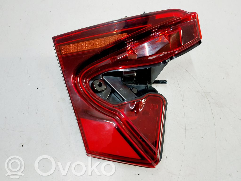 Toyota C-HR I Lampy tylnej klapy bagażnika 