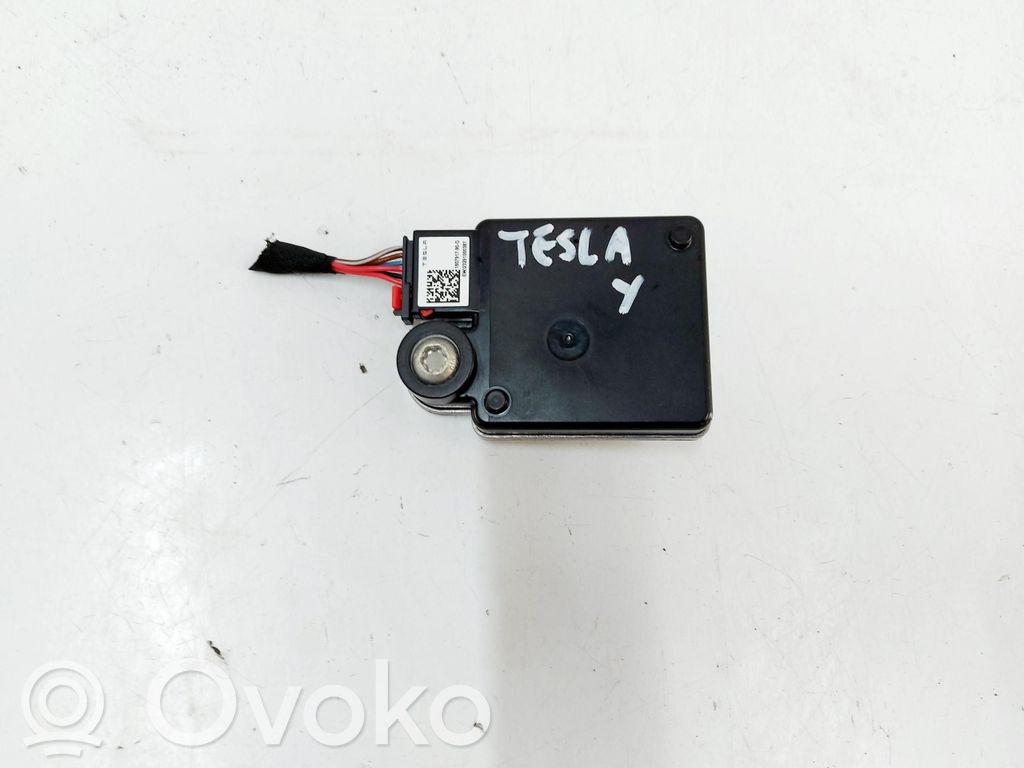Tesla Model Y Capteur radar de distance 