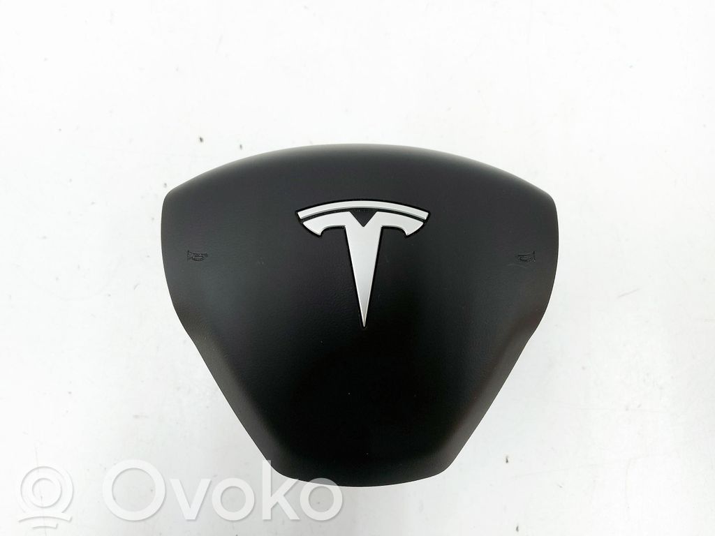 Tesla Model Y Ohjauspyörän turvatyyny 