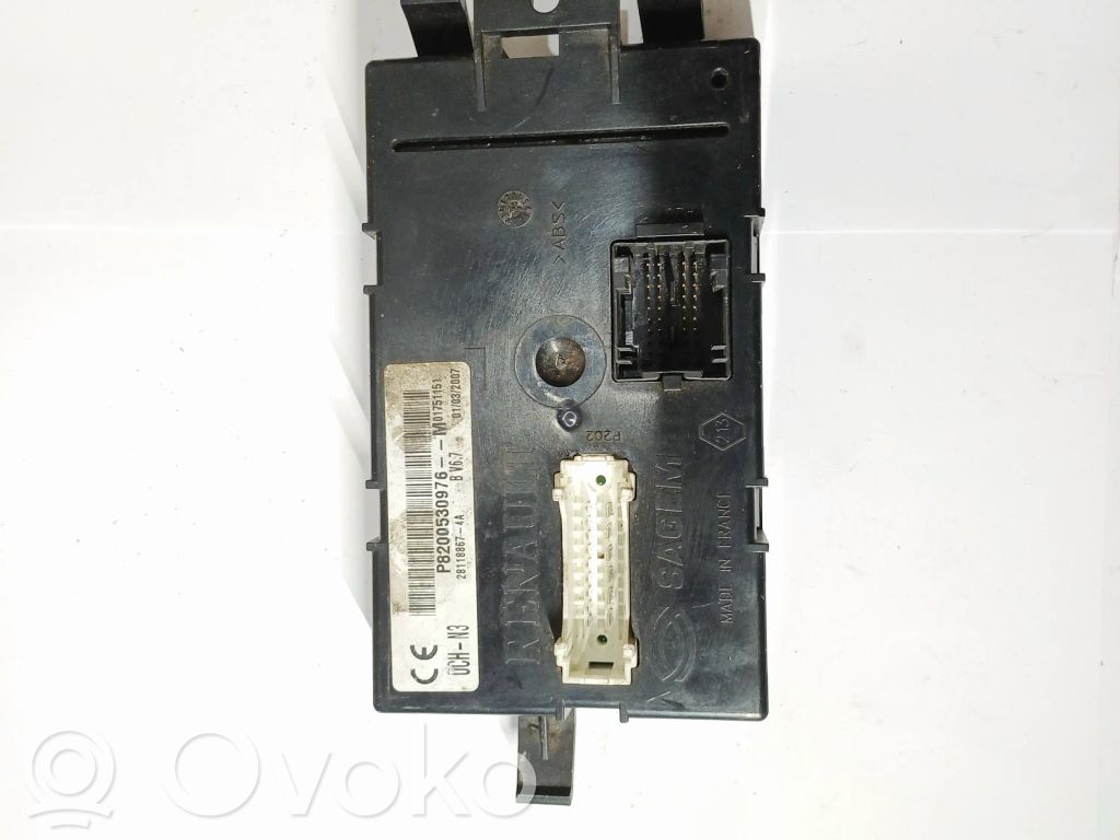 Renault Trafic II (X83) Module confort 