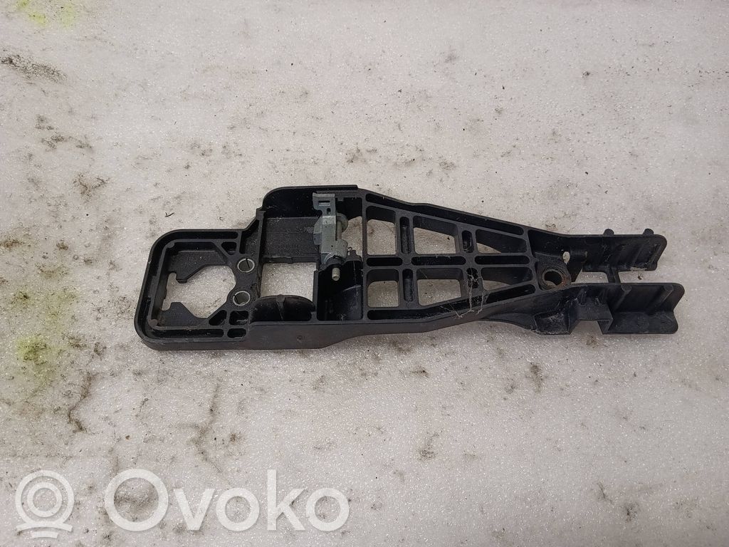 Dodge Durango Laikiklis/ kronšteinas išorinės priekinės atidarymo rankenos 
