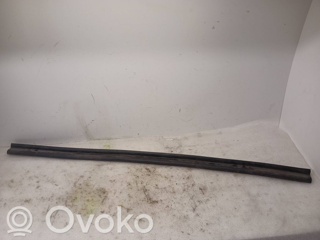 Porsche Macan (95B) Engine compartment rubber 