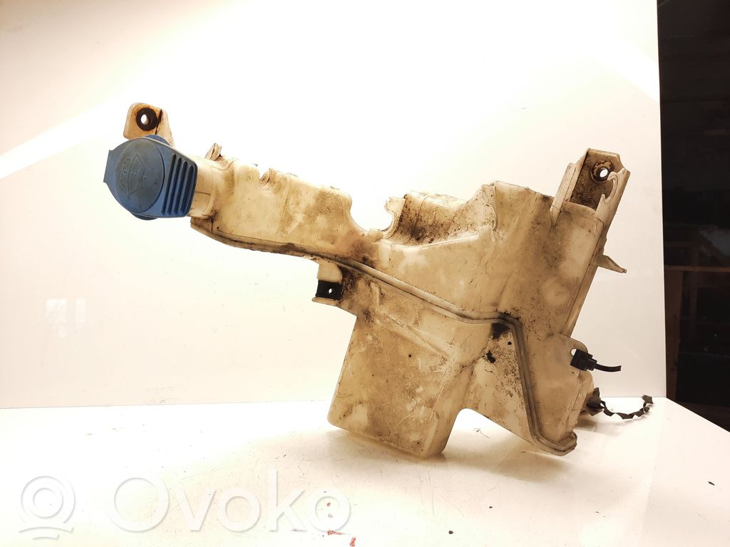 Volkswagen PASSAT B6 Windshield washer fluid reservoir/tank 