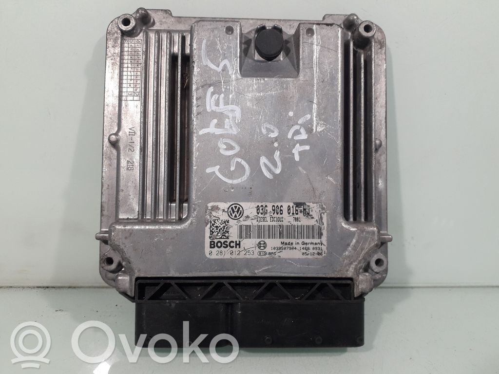 Volkswagen Golf V Engine control unit/module 