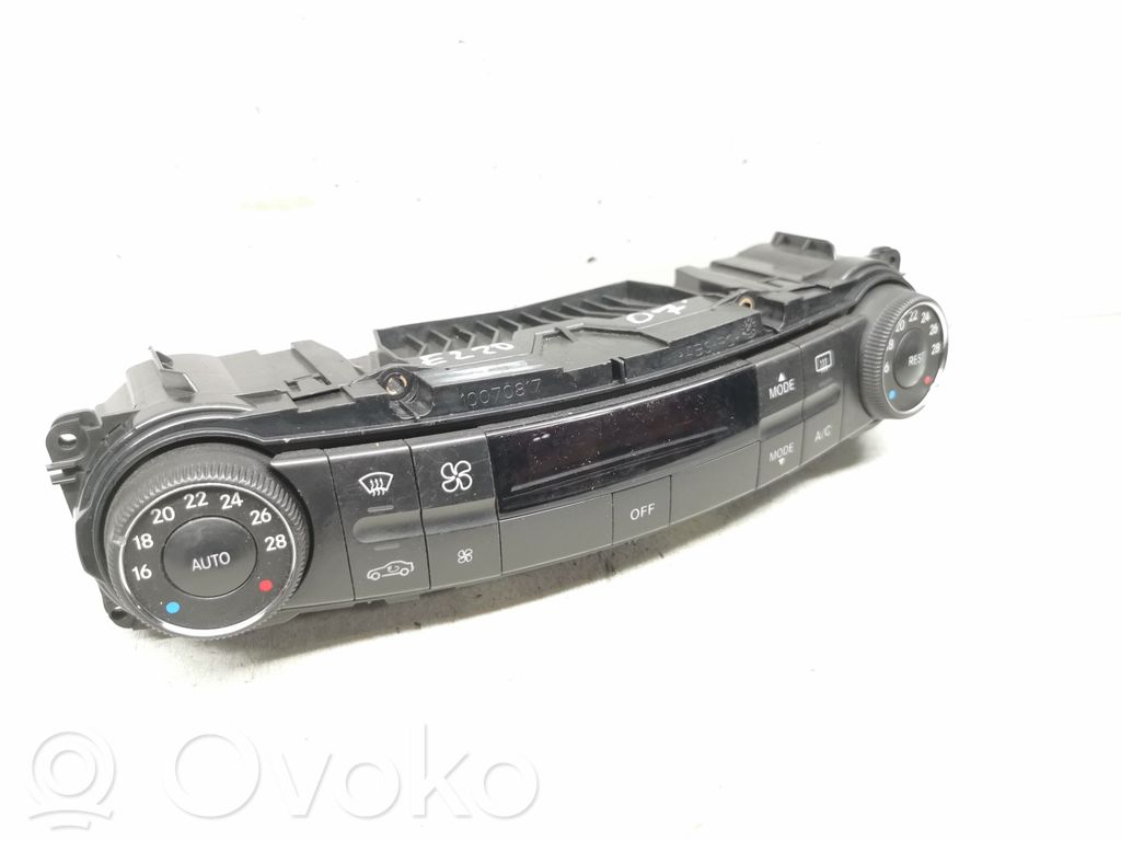 Mercedes-Benz E W211 Climate control unit 