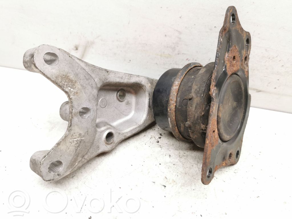 Volkswagen Polo Engine mount bracket 