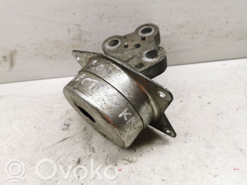Opel Vectra C Engine mount bracket 